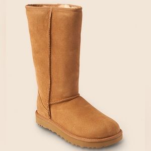 UGG Womens Classic Caramel Brown Tall Sheepskin Boots Size 8